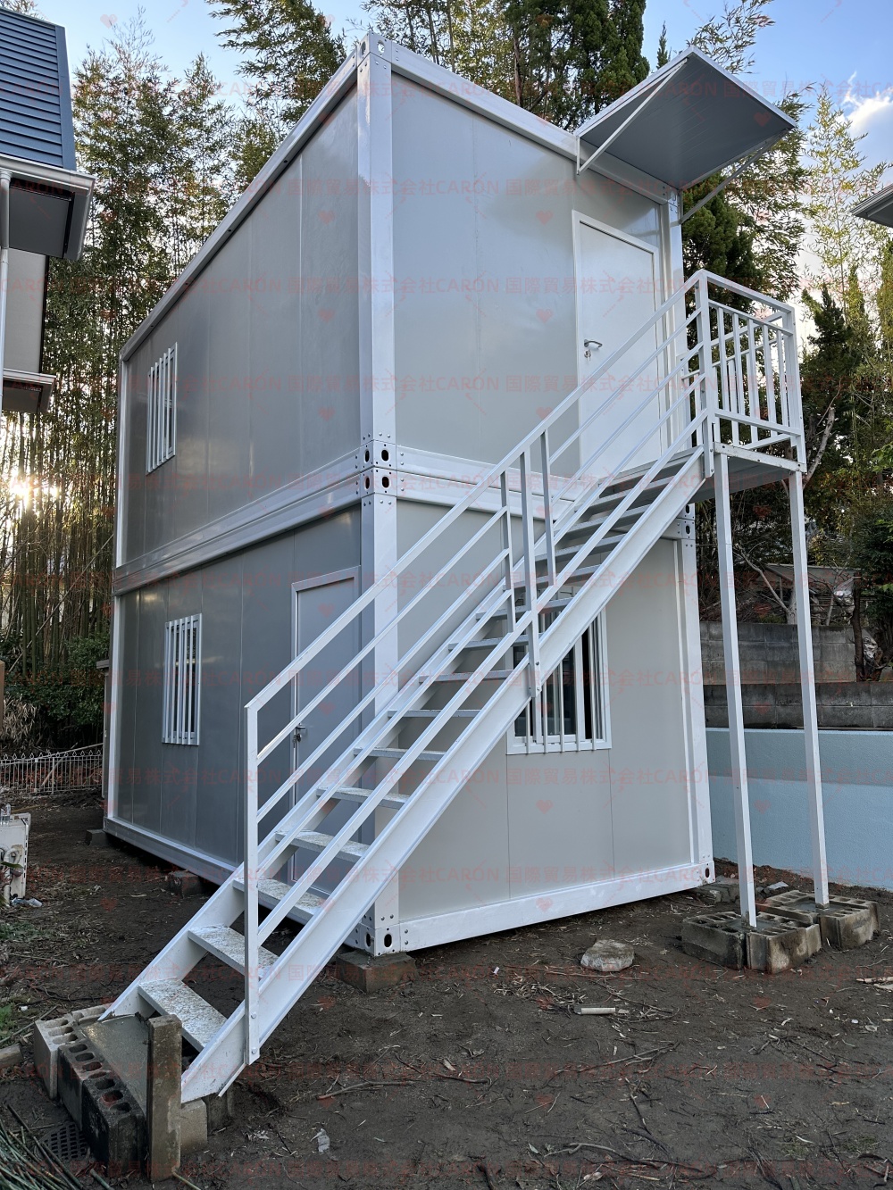 <strong>2階建て（階段付き）プレハブオフィス、モジュラーハウス11畳</strong>